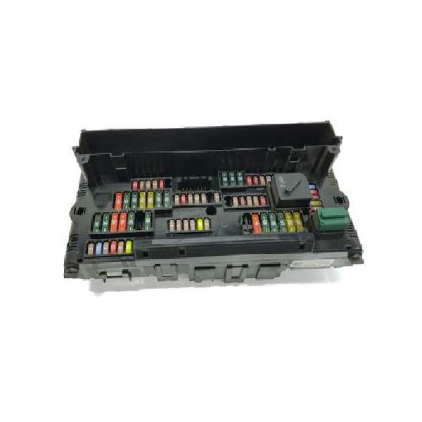 تصویر محصول جعبه فیوز داخل کابین بی ام و سری 5 سدان 523i سال 2011